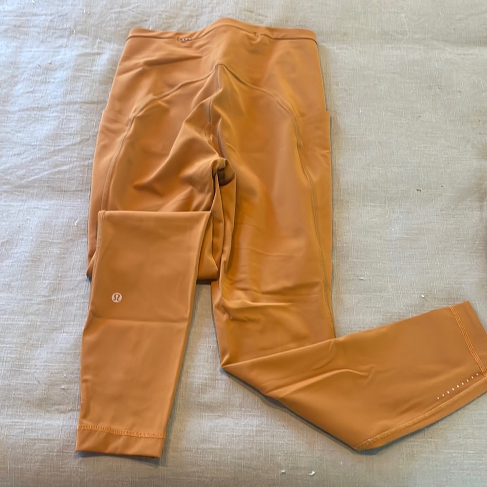 Lululemon Swift speed 25 inch size 6